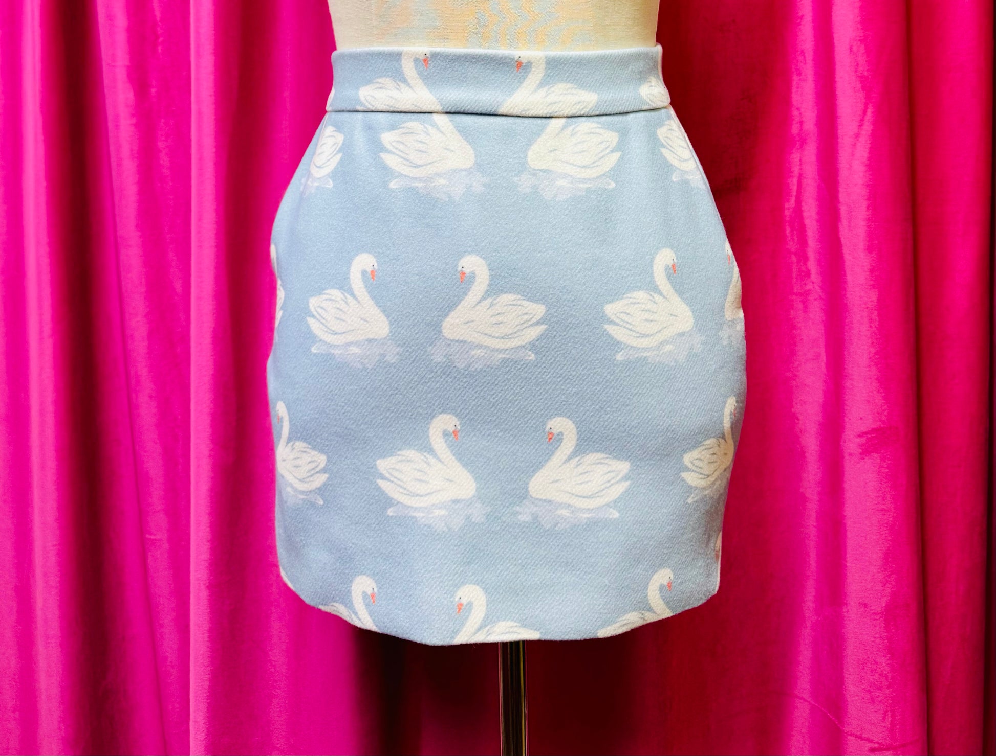 Swan short Skirt