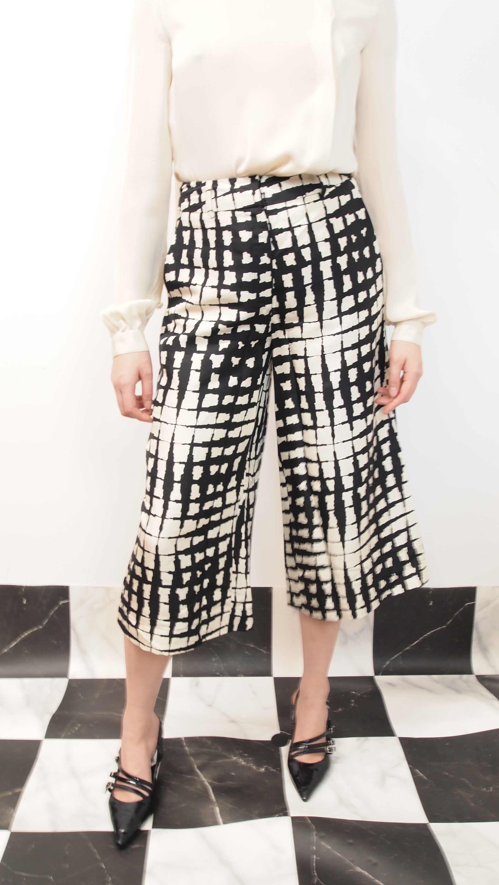 Cropped Wide-leg Pants with Monochrome Print