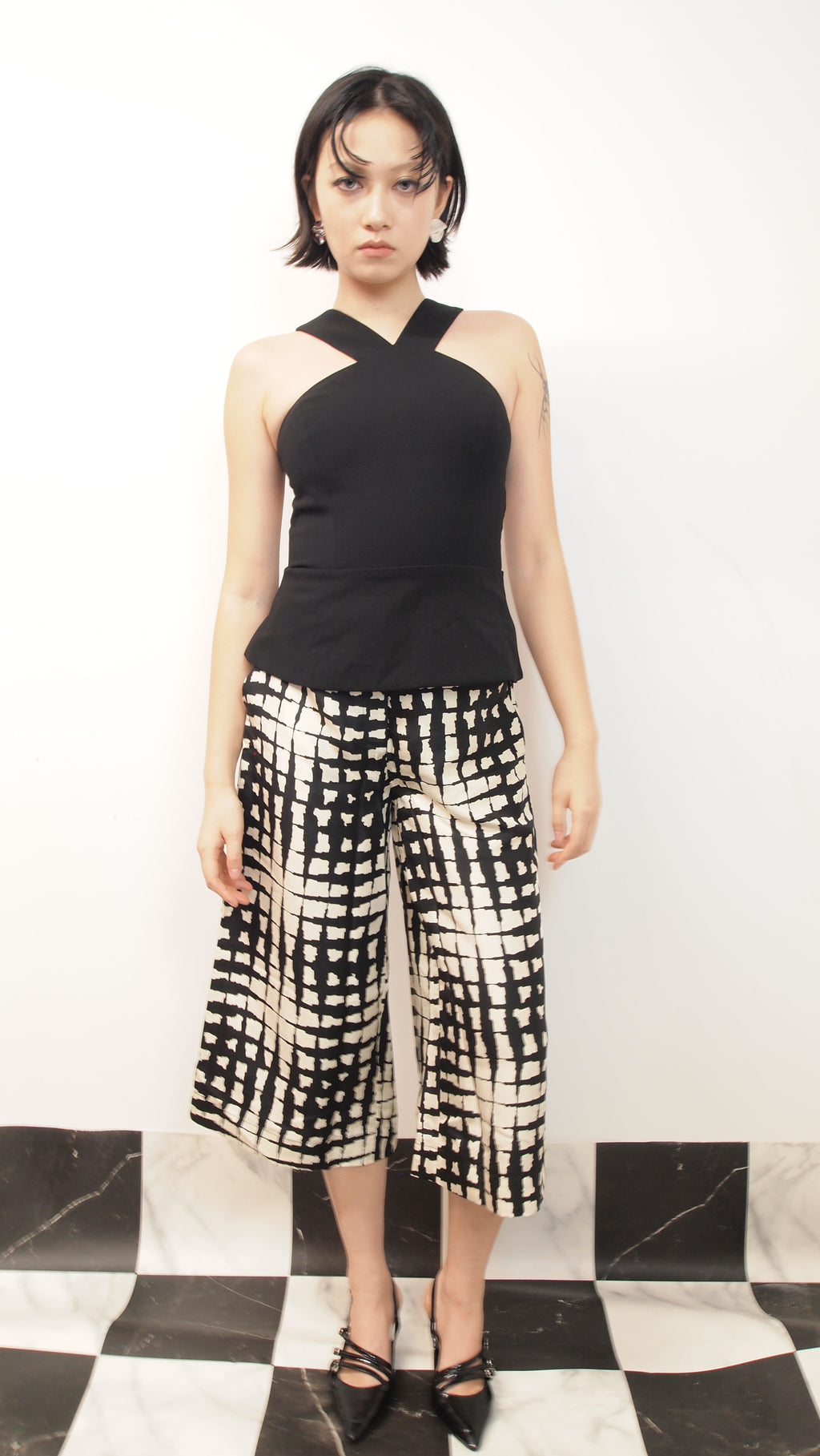 V-cross Halter Strap Top