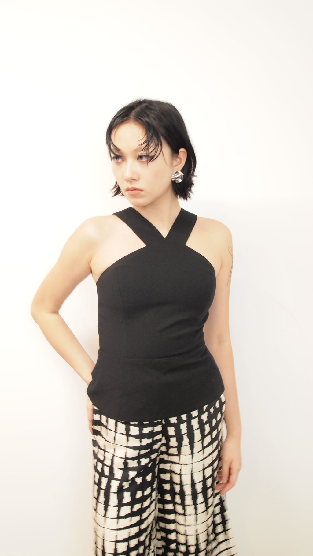 V-cross Halter Strap Top
