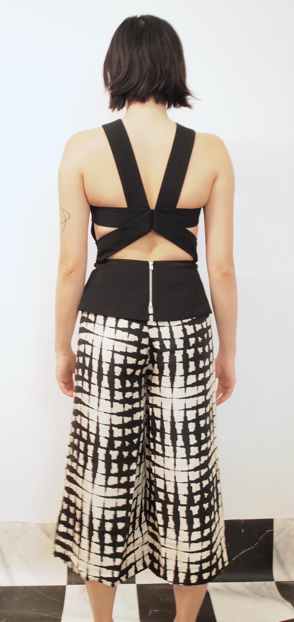 V-cross Halter Strap Top